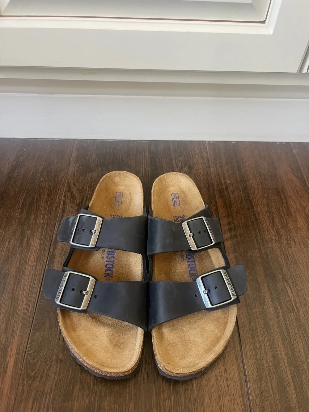 NWT BIRKENSTOCK Oiled Arizona Soft Footbed Sandals